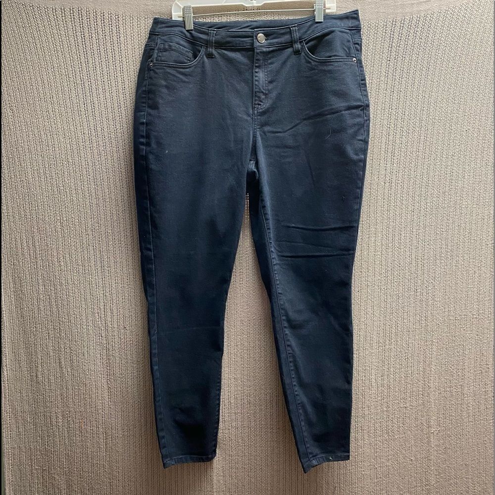 Lane Bryant plus size dark wash skinny jeans/ size 18/ 2